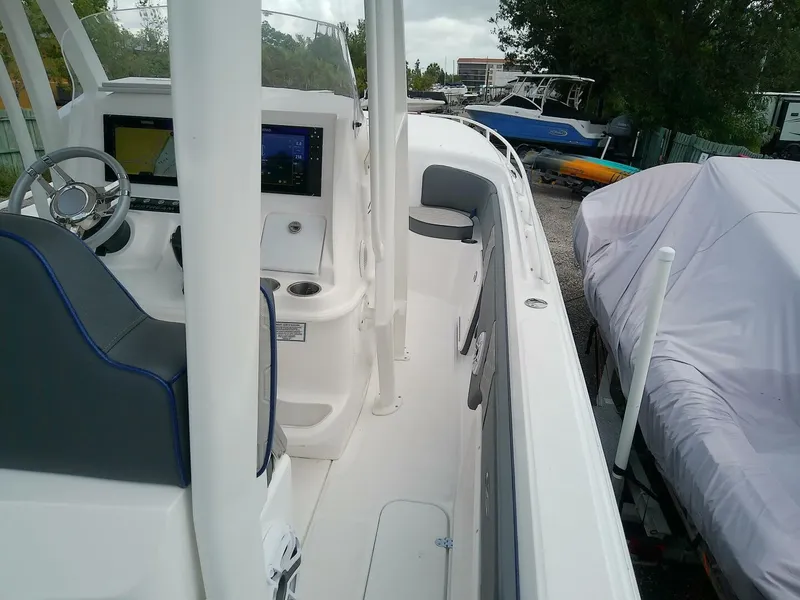 Slide: The Image of Glasstream 328 SCX 2025 - 5490863