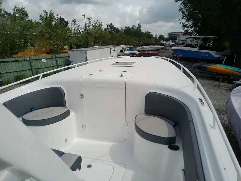 Slide: The Image of Glasstream 328 SCX 2025 - 5490867