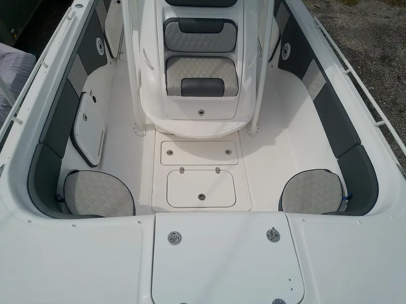 Slide: The Image of Glasstream 328 SCX 2025 - 5490872