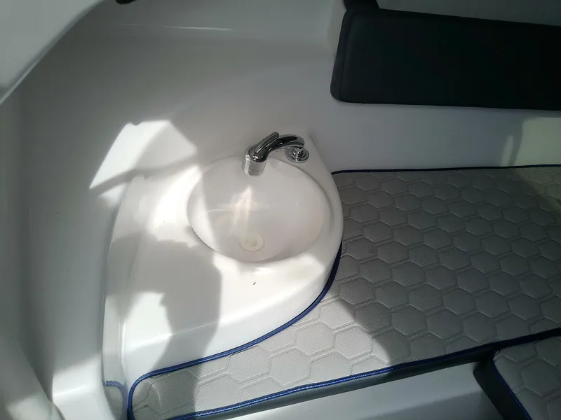 Slide: The Image of Glasstream 328 SCX 2025 - 5490880