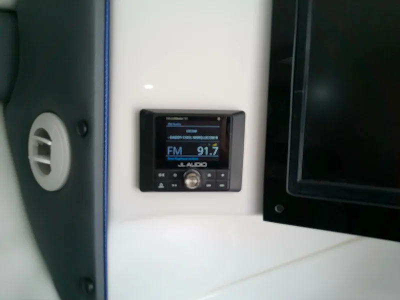 Slide: The Image of Glasstream 328 SCX 2025 - 5490882