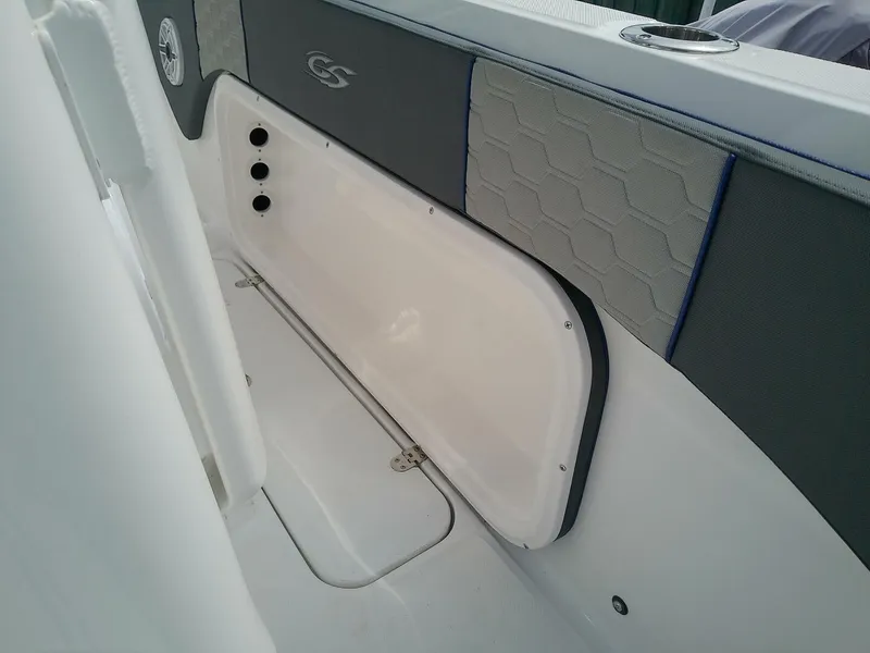 Slide: The Image of Glasstream 328 SCX 2025 - 5490887