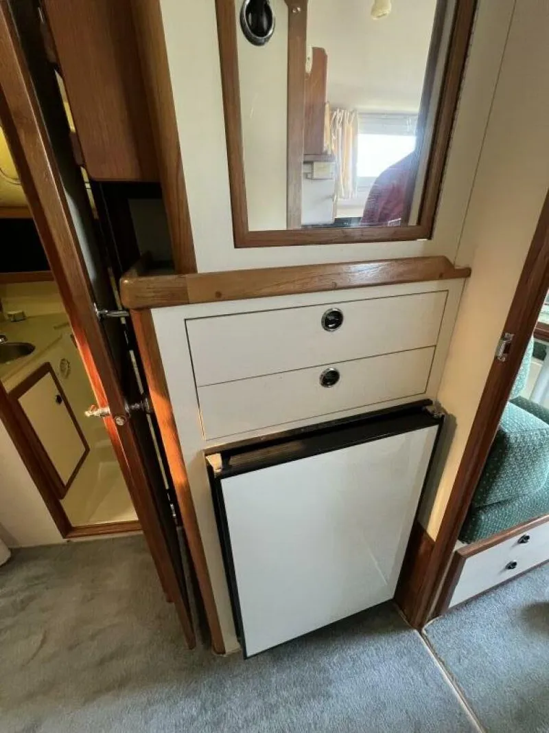 Slide: The Image of Albin 32+2 Command Bridge 1996 - 5503990