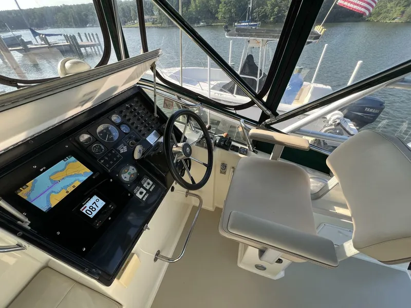 Slide: The Image of Albin 32+2 Command Bridge 1996 - 5504000