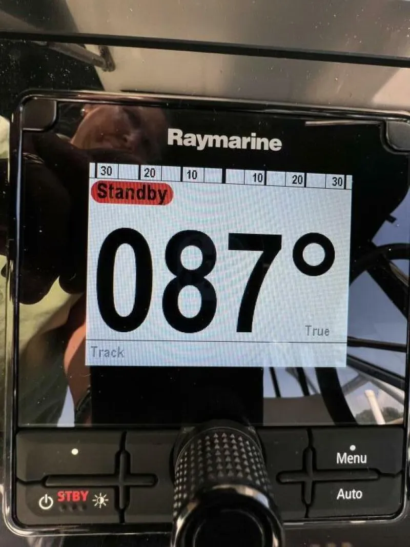 Slide: The Image of Albin 32+2 Command Bridge 1996 - 5504001