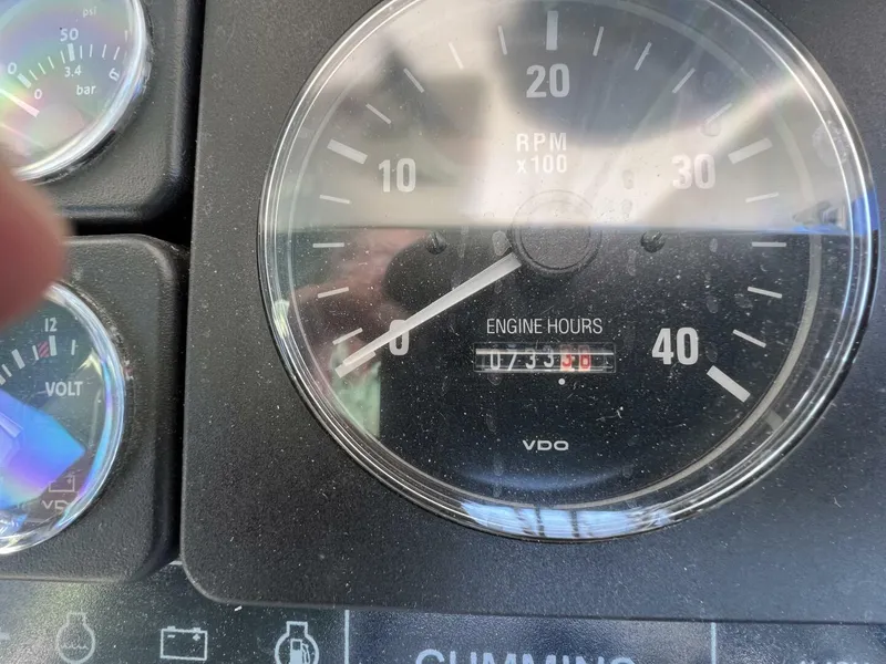 Slide: The Image of Albin 32+2 Command Bridge 1996 - 5504005