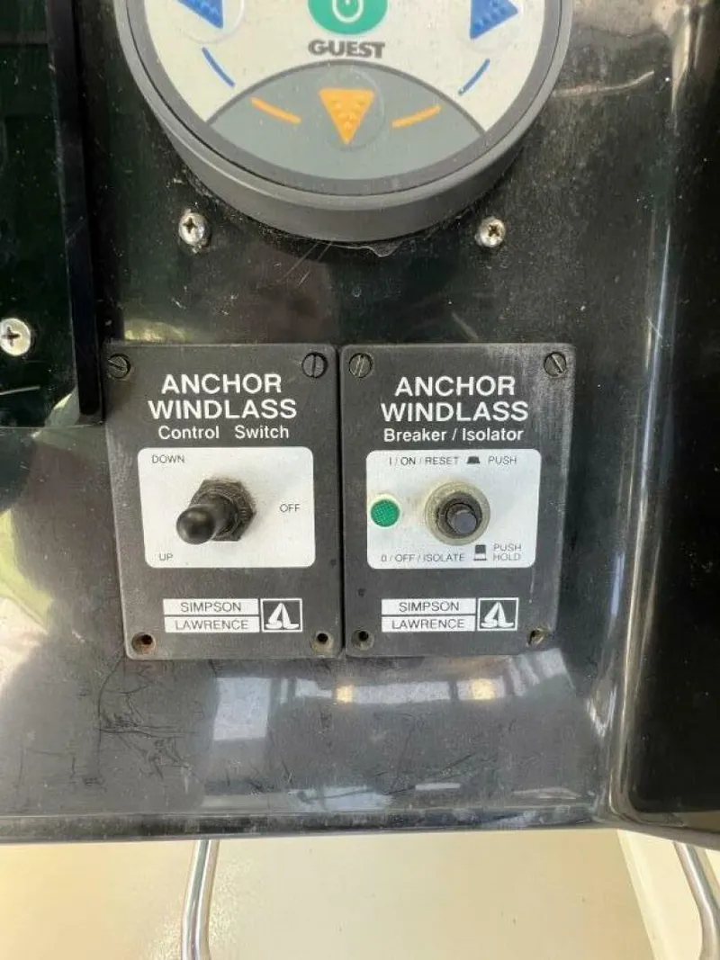 Slide: The Image of Albin 32+2 Command Bridge 1996 - 5504009