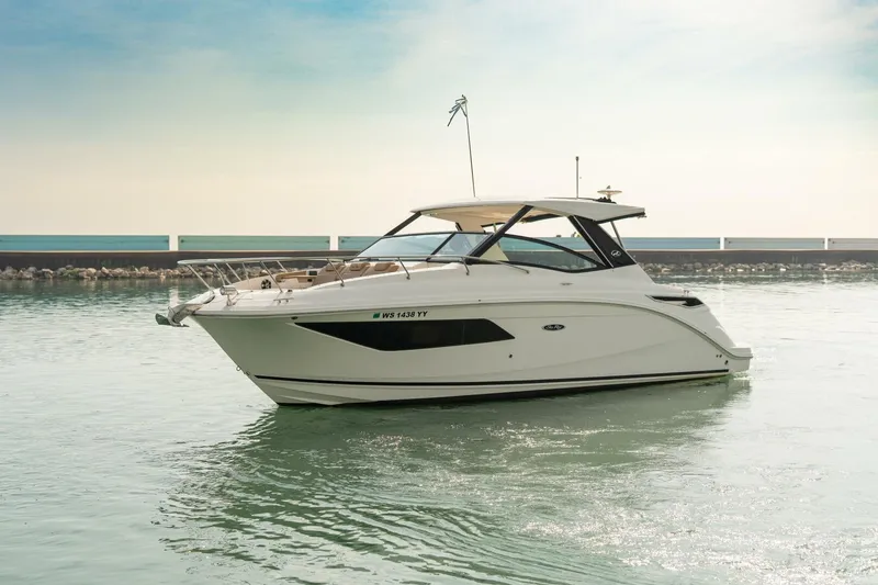 Slide: The Image of Sea Ray 320 Sundancer 2019 - 5493856