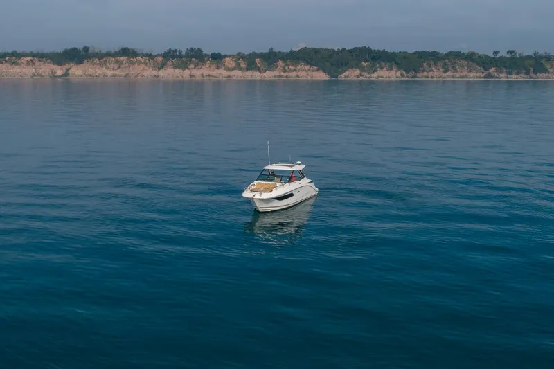 Slide: The Image of Sea Ray 320 Sundancer 2019 - 5493868