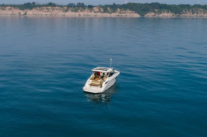 Slide: The Image of Sea Ray 320 Sundancer 2019 - 5493873