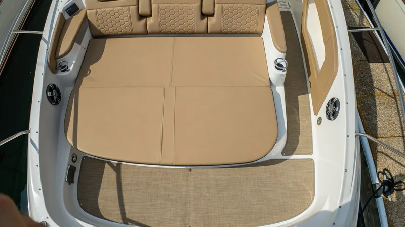 Slide: The Image of Sea Ray 320 Sundancer 2019 - 5493904