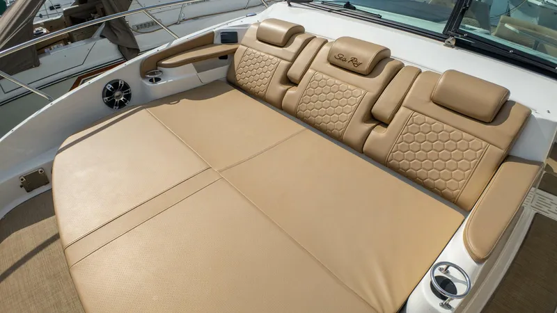 Slide: The Image of Sea Ray 320 Sundancer 2019 - 5493908