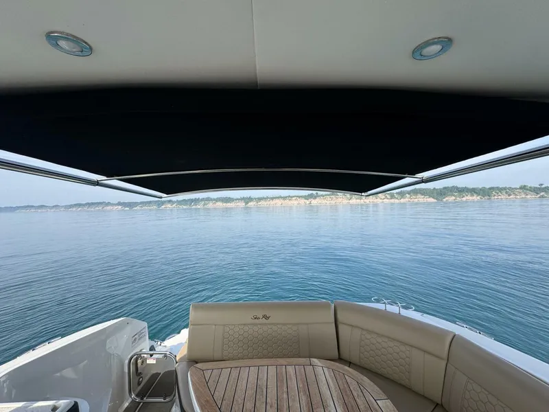 Slide: The Image of Sea Ray 320 Sundancer 2019 - 5493928