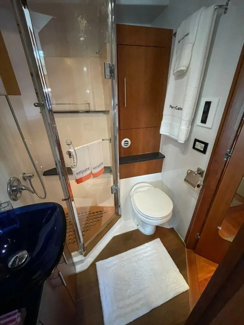 Slide: The Image of Regal 52 Sport Coupe - VIP Head 2009 Regal 52 Sport Coupe - Navygator - 5494330