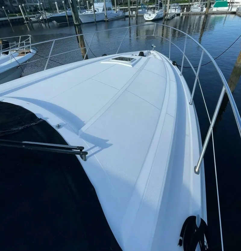 Slide: The Image of Regal 52 Sport Coupe - Bow 2009 Regal 52 Sport Coupe - Navygator - 7652766