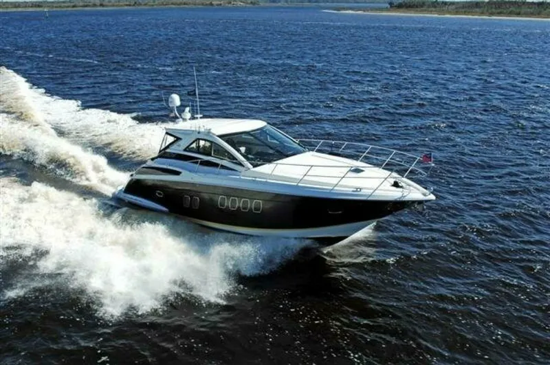 The Image of Regal 52 Sport Coupe - Profile 2009 Regal 52 Sport Coupe - Navygator - 7652723
