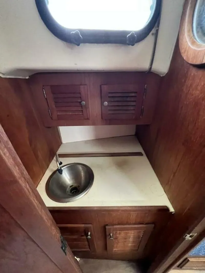 Slide: The Image of Cape Dory 28 1981 - 5494354