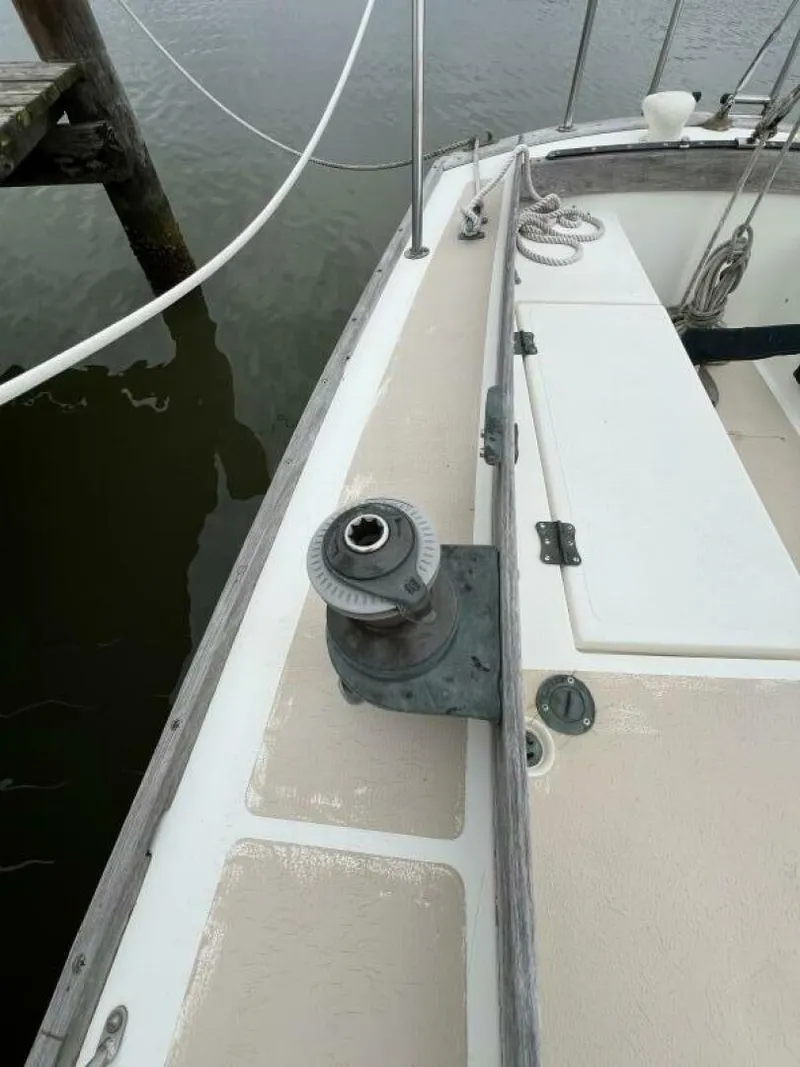 Slide: The Image of Cape Dory 28 1981 - 5494346