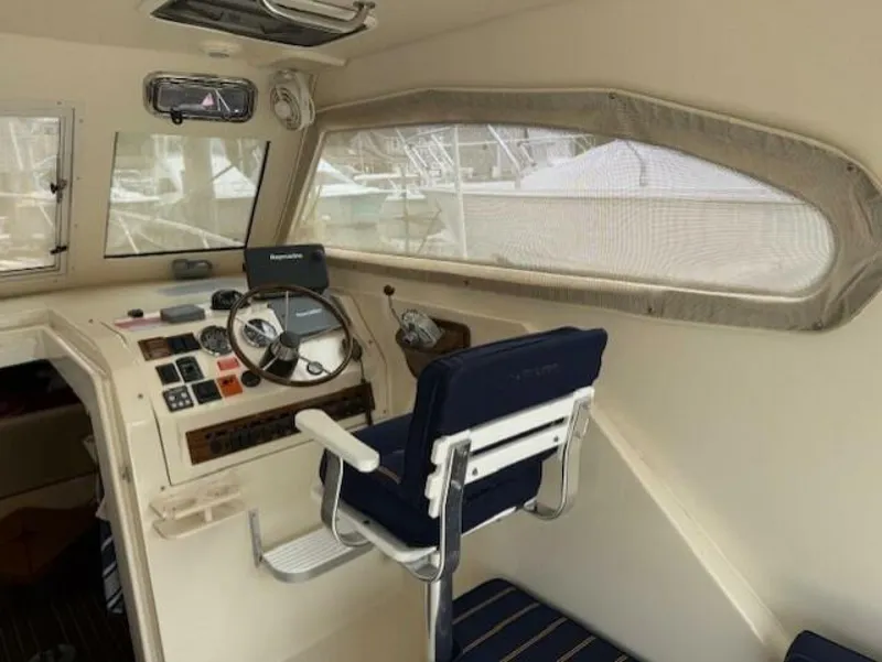 Slide: The Image of Mainship Pilot 2004 - 5574588