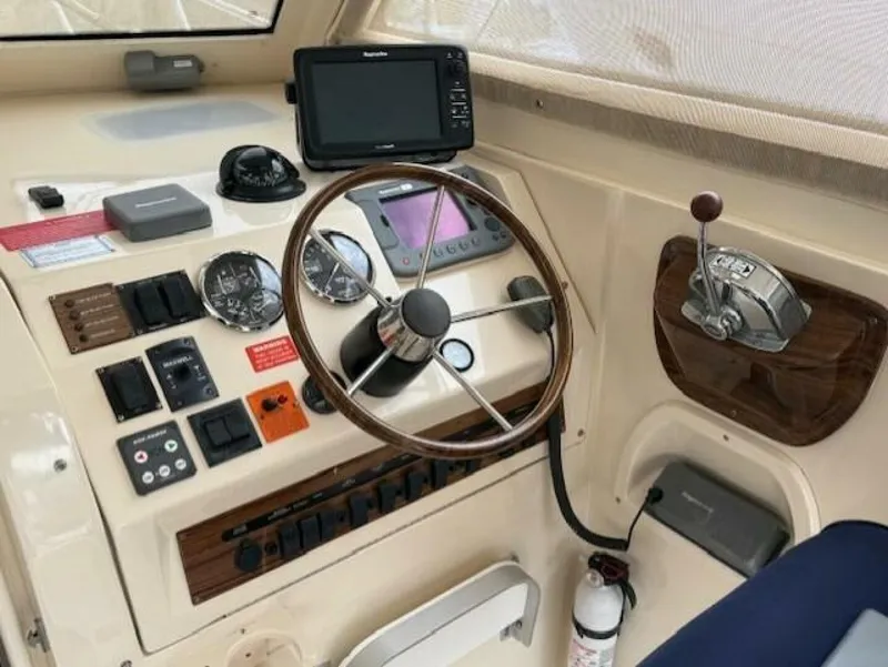 Slide: The Image of Mainship Pilot 2004 - 5574589