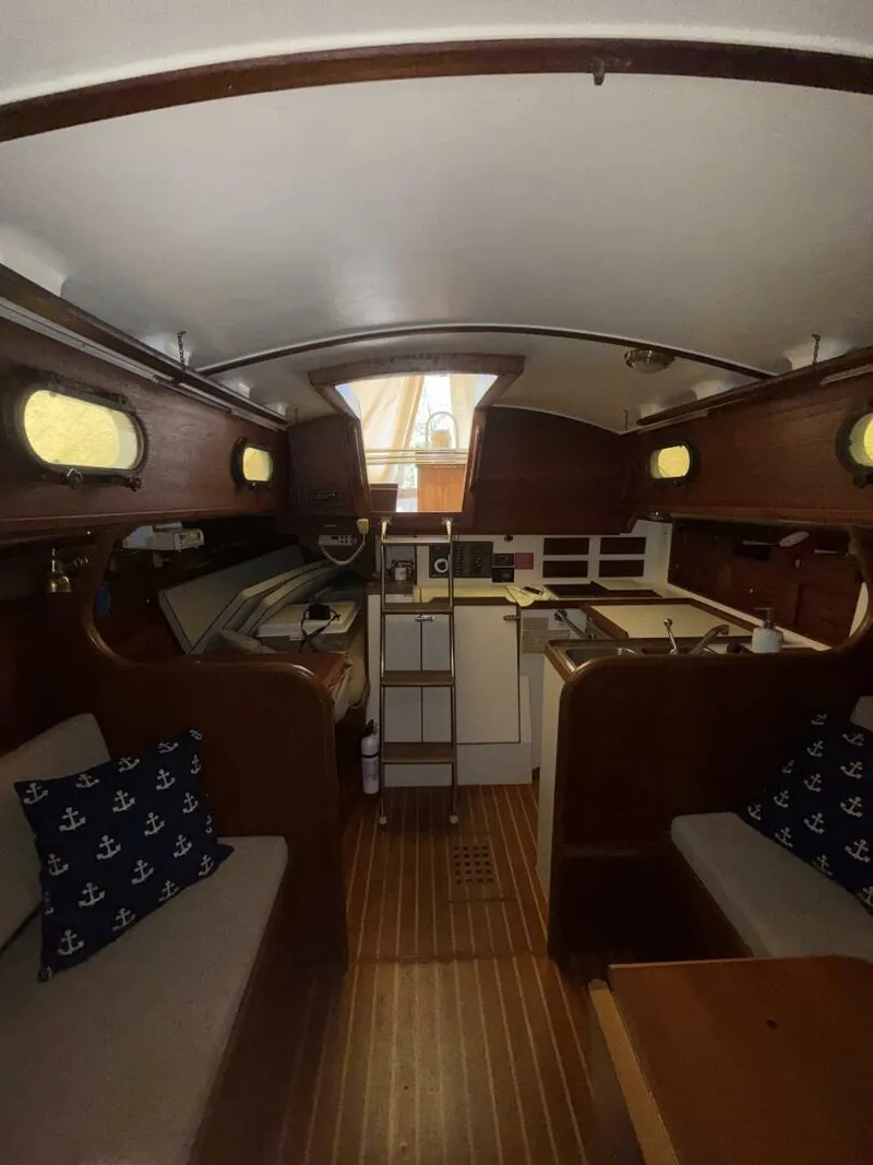 Slide: The Image of Cape Dory 33 1985 - 5597308