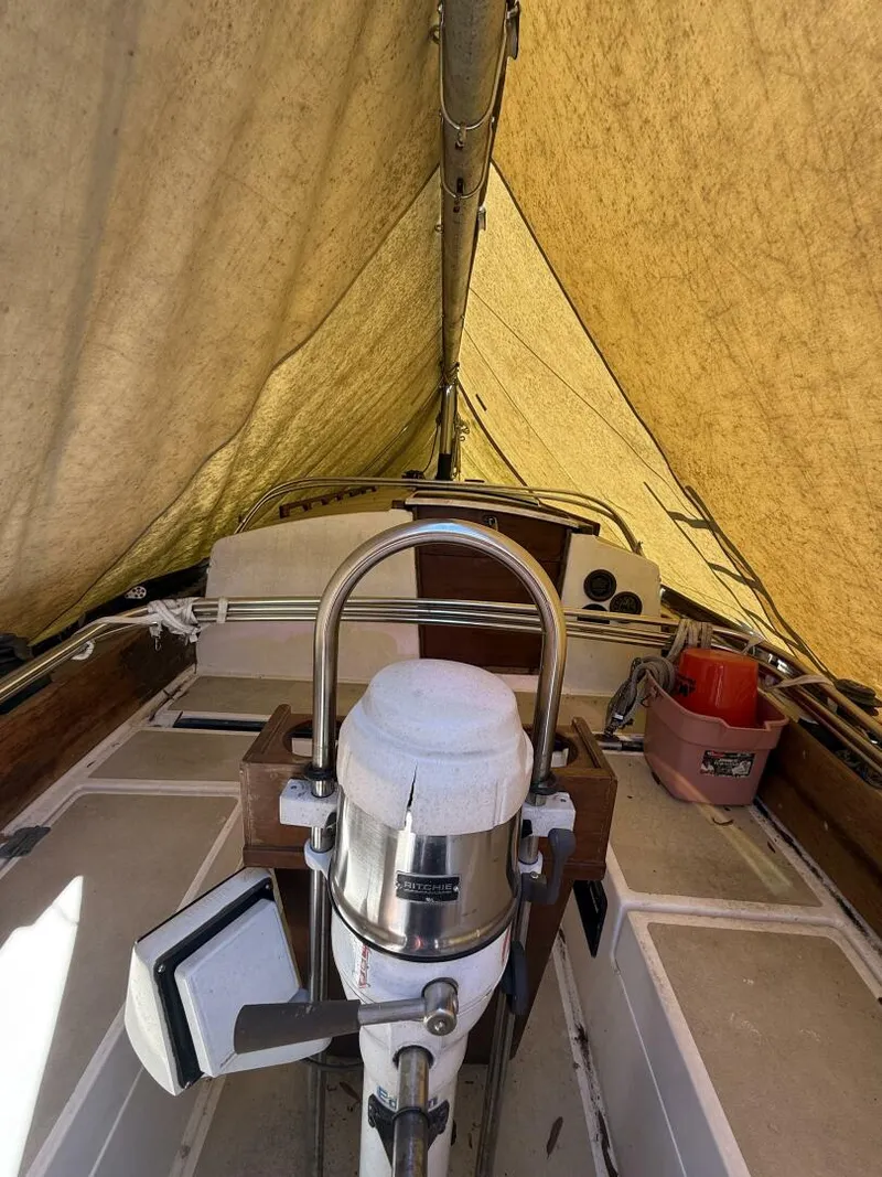 Slide: The Image of Cape Dory 33 1985 - 5597316