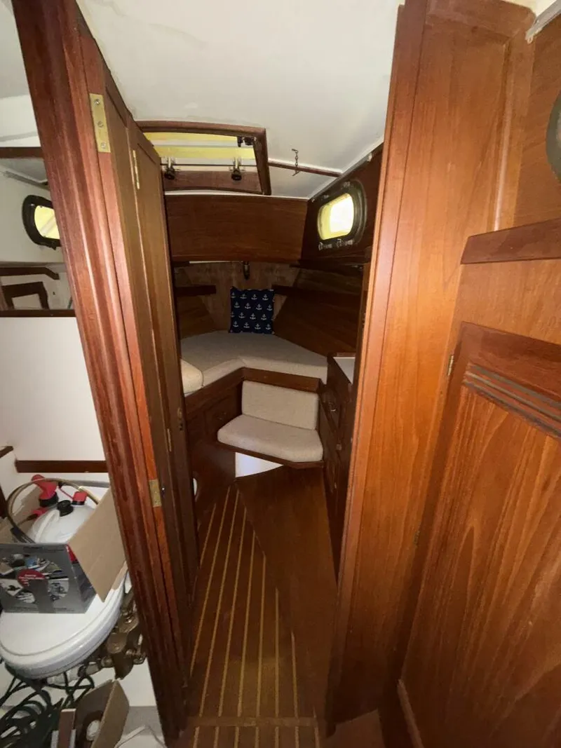 Slide: The Image of Cape Dory 33 1985 - 5597304