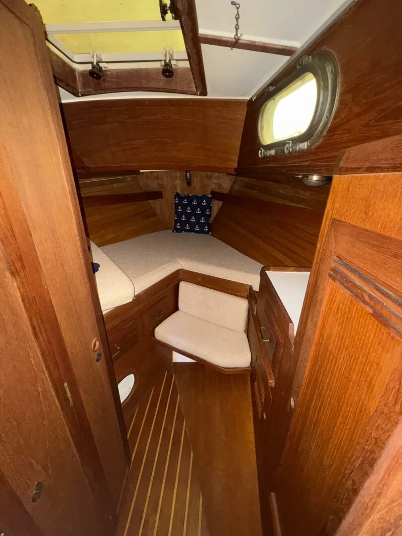 Slide: The Image of Cape Dory 33 1985 - 5597305