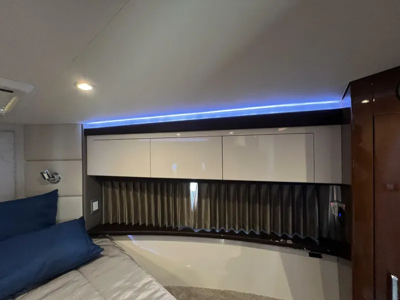 Slide: The Image of 2016 Carver C34 V-Berth Starboard Windows - 5495206