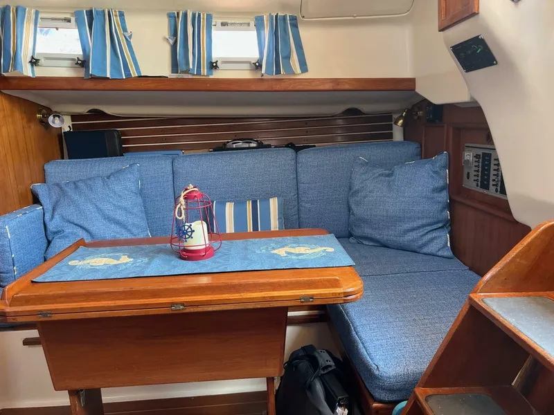 Slide: The Image of Nonsuch 30 Ultra 1985 - 5495464