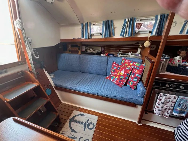 Slide: The Image of Nonsuch 30 Ultra 1985 - 5495465