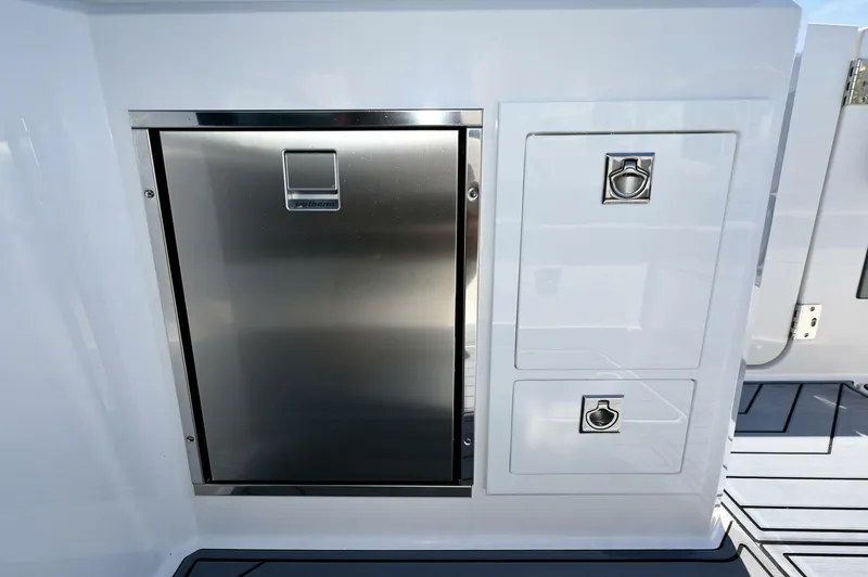 Slide: The Image of Cobalt R33 2025 - 5499197