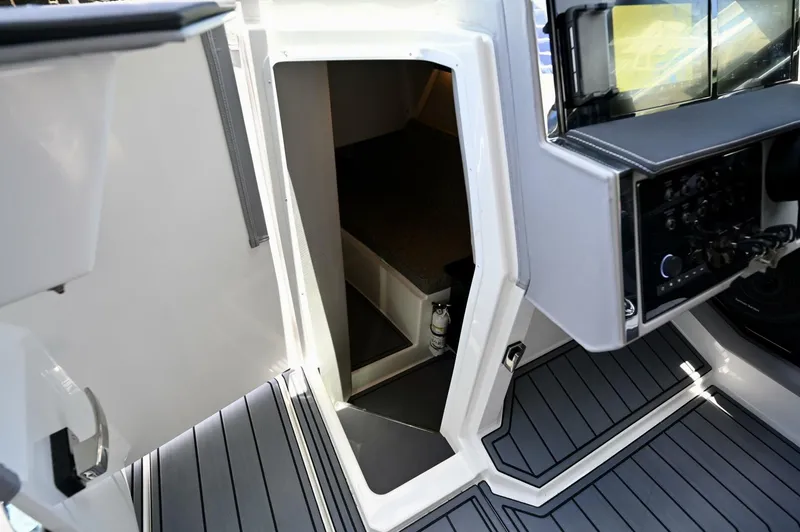 Slide: The Image of Cobalt R33 2025 - 5499205