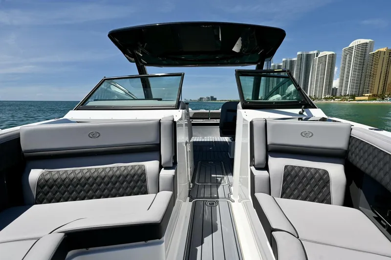 Slide: The Image of Cobalt R33 2025 - 5499220