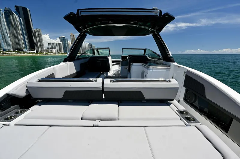 Slide: The Image of Cobalt R33 2025 - 5499189