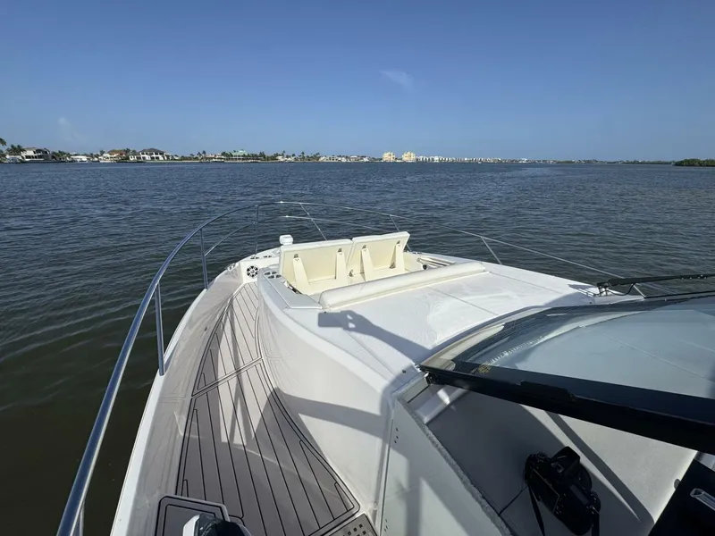 Slide: The Image of Regal 36 XO 2021 - 5507138