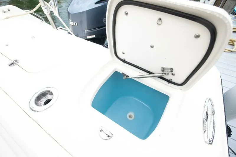 Slide: The Image of Grady White 30 - Exterior Cockpit - 5496275