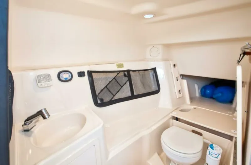 Slide: The Image of Grady White 30 - Head - 5496277