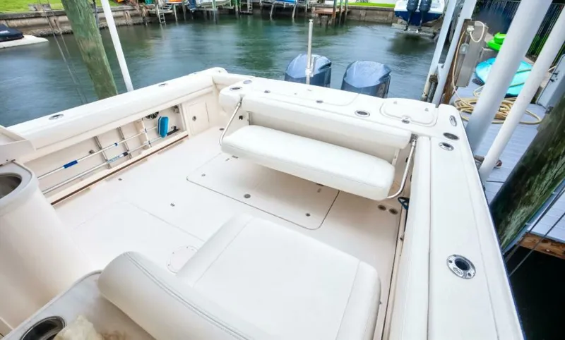 Slide: The Image of Grady White 30 - Exterior Cockpit - 5496267