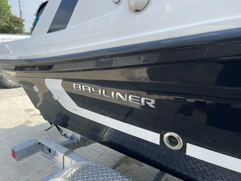 Slide: The Image of Bayliner VR5 2019 - 5497825