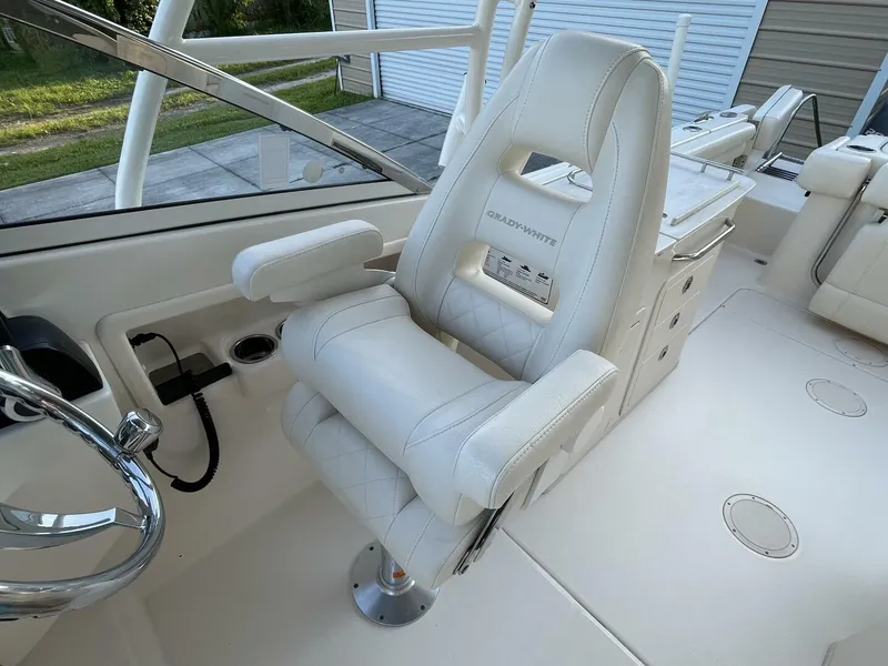 Slide: The Image of Grady-White 27 2021 - 5497893