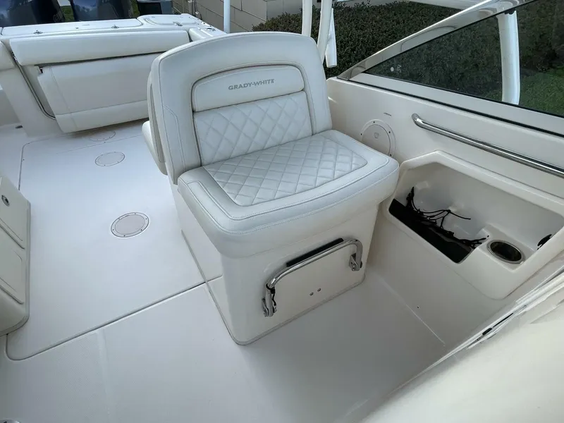 Slide: The Image of Grady-White 27 2021 - 5497898