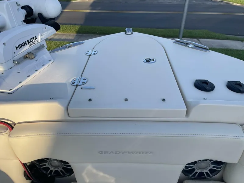 Slide: The Image of Grady-White 27 2021 - 5497890