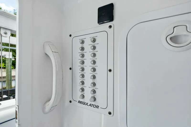 Slide: The Image of 2012 Regulator 32 - 5498238