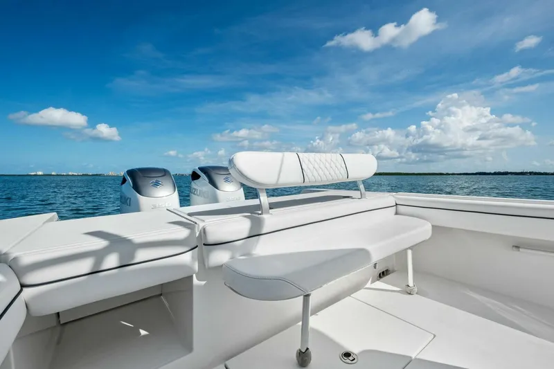 Slide: The Image of 2012 Regulator 32 Cockpit - 5498230