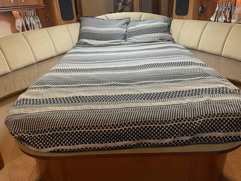 Slide: The Image of Cruisers 5000 Pilothouse 2001 - 5498302