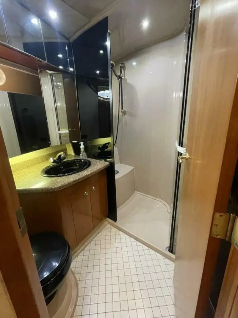 Slide: The Image of Cruisers 5000 Pilothouse 2001 - 5498304