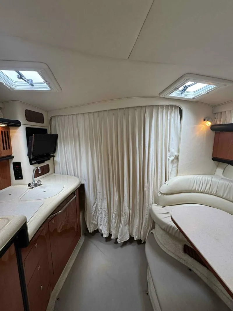 Slide: The Image of Searenity cabin to forward berth - 5498410