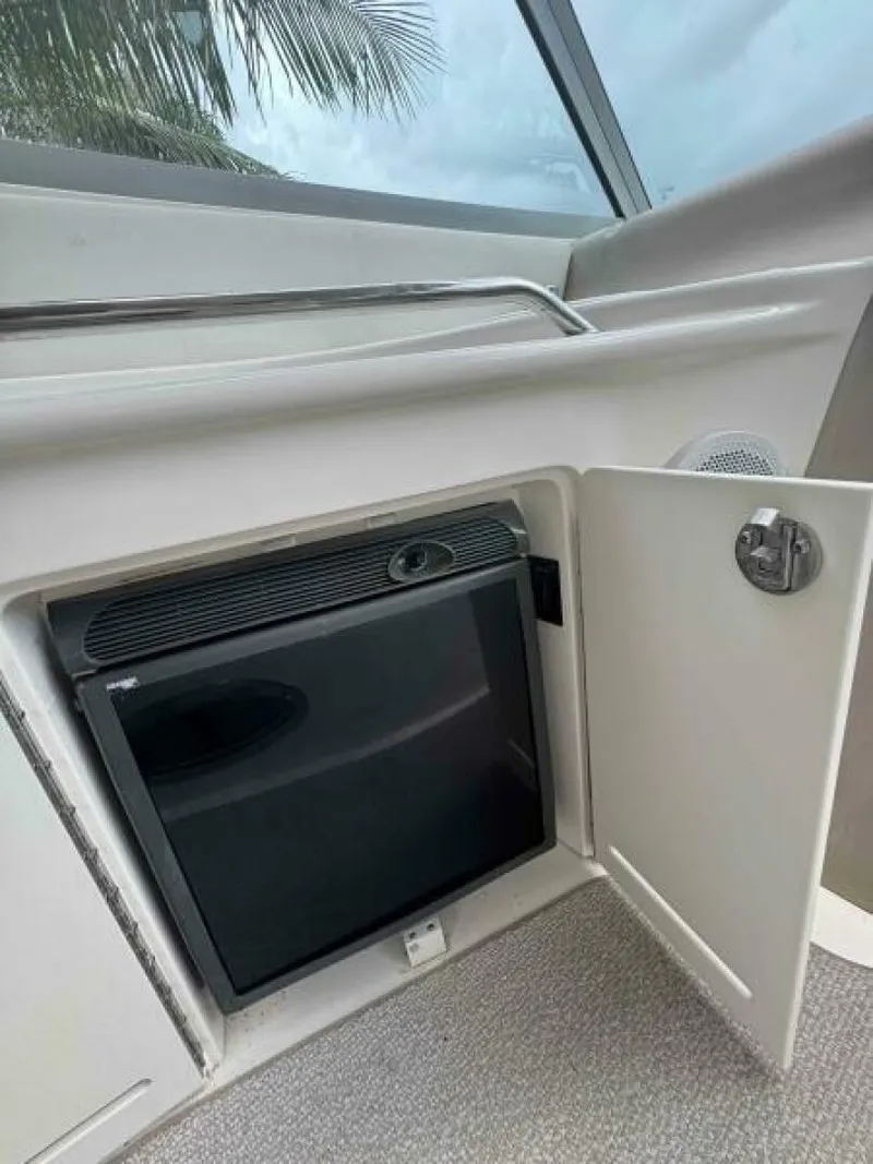 Slide: The Image of Searenity cockpit fridge - 5498402