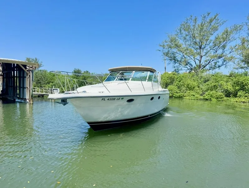 Slide: The Image of Tiara 3500 Express 1998 - 5498626